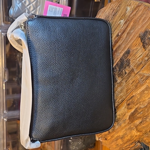 Kate - Picture 3 of 9